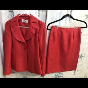 Beautiful suit, well made